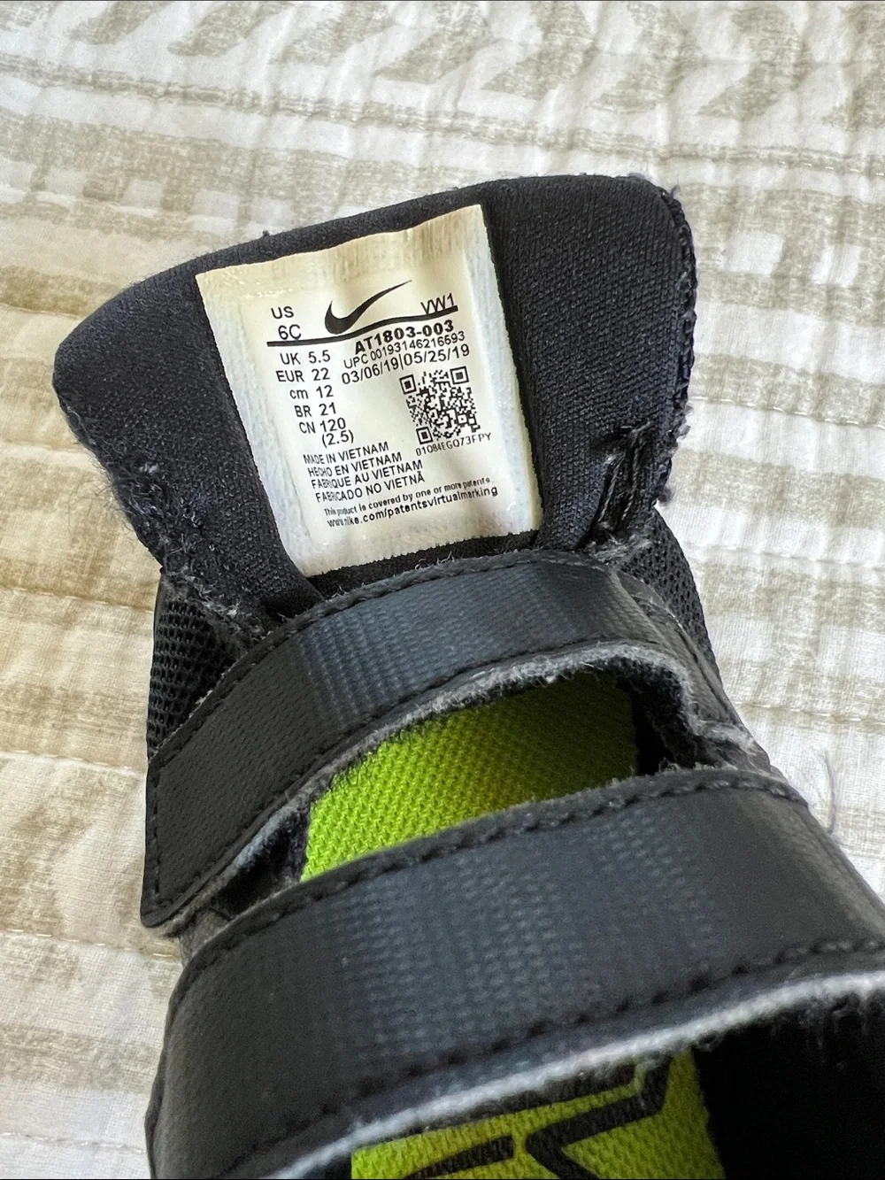 Nike Kids Black Velcro Athletic Sneakers